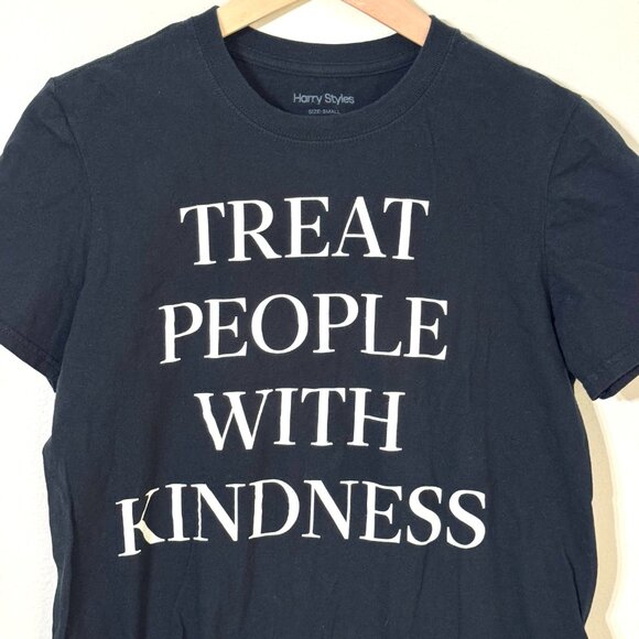 Harry Styles Treat People With Kindness Black T-Shirt Official 2017 Tour Merch - Picture 2 of 6